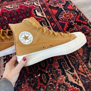 Converse High-Tops in Rich Mustard